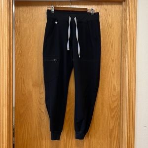 XS Petite Zamora jogger figs scrub bottoms.